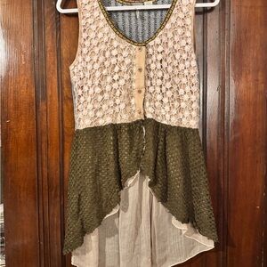 BKE Lace Button-Front Tunic - Cream and Olive
